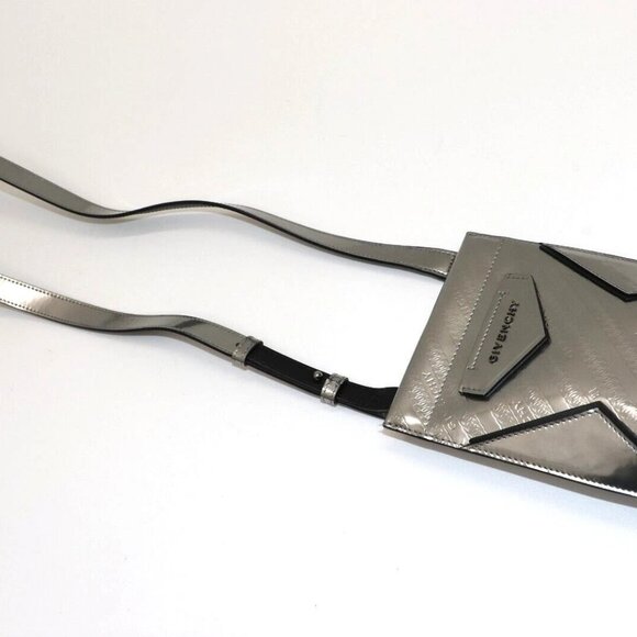 Givenchy Antigona Soft iPhone clutch Bag- Silver Givenchy Antigona Soft iPhone c - Picture 6 of 13